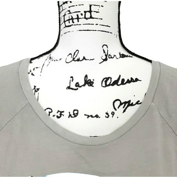 Disney Parks Star Wars R2-D2 Droids The Force Awakens Womens M Gray Shirt NWT - Picture 3 of 12